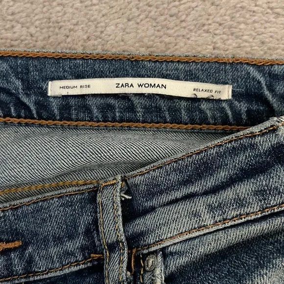 Zara Low Rise Ripped Jeans - Picture 3 of 3